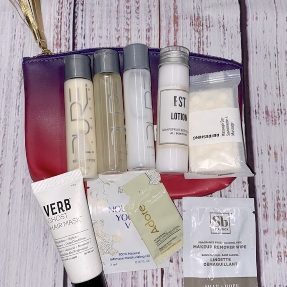 Travel bag with toiletries